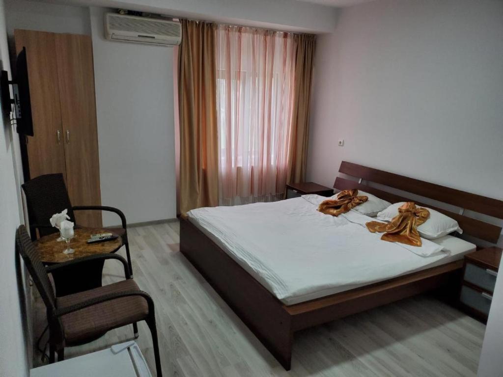 Hotel Aqua Palace Petrosani Ngoại thất bức ảnh