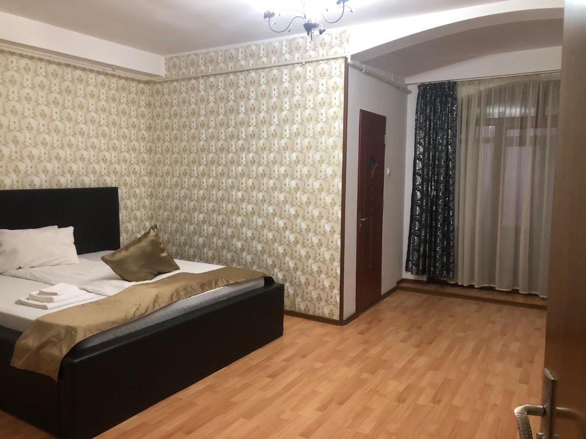 Hotel Aqua Palace Petrosani Ngoại thất bức ảnh