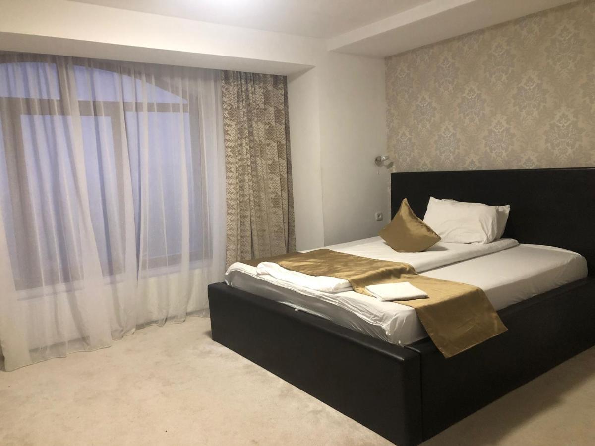 Hotel Aqua Palace Petrosani Ngoại thất bức ảnh