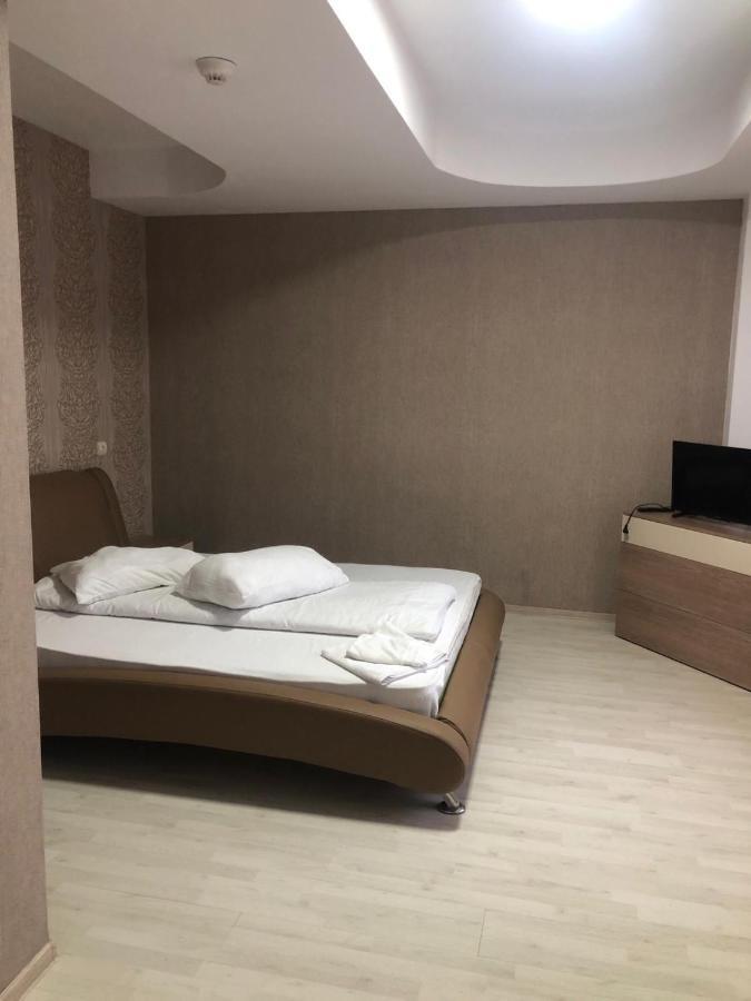 Hotel Aqua Palace Petrosani Ngoại thất bức ảnh
